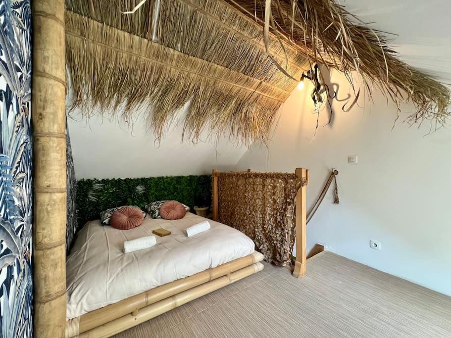 Nuit Dans La Jungle - Love Room Souppes-sur-Loing Exterior foto