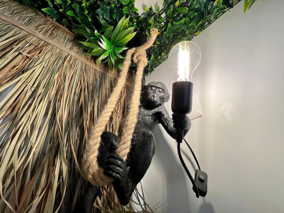 Nuit Dans La Jungle - Love Room Souppes-sur-Loing Exterior foto